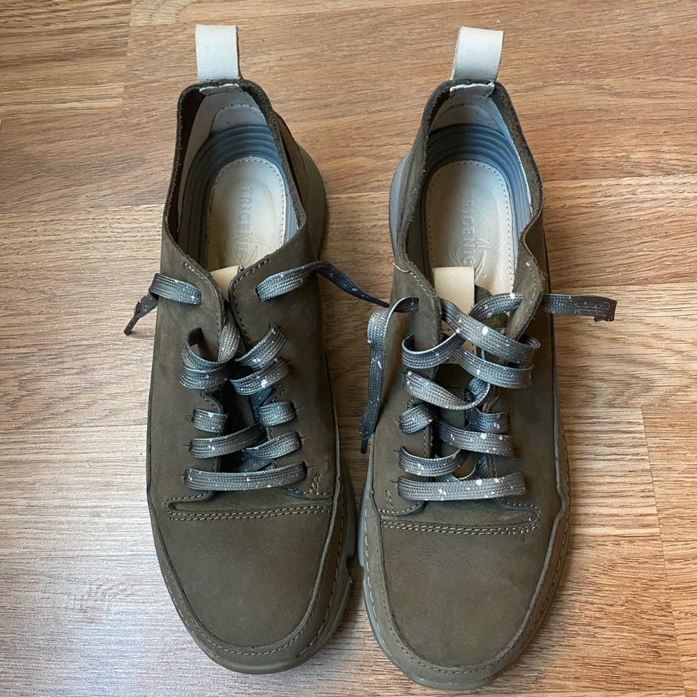 Clarks Trigenic Flex Suede Shoes Size 8